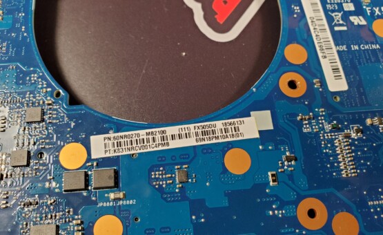 Материнська плата Asus