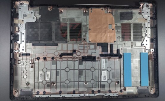 Нижняя часть (дно) ноутбука Dell G3 3579