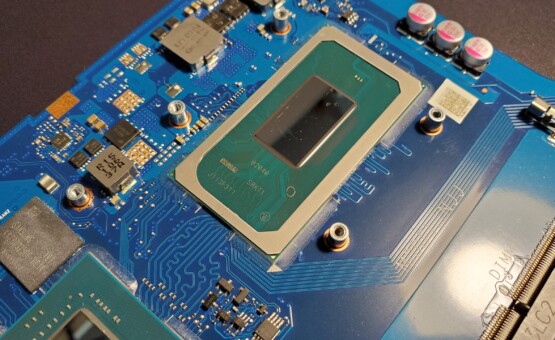 Материнська плата Asus