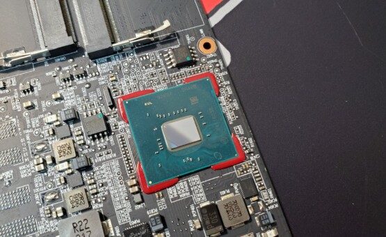 Материнська плата Razer Blade 15 RZ09-02386