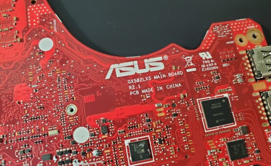Материнська плата Asus