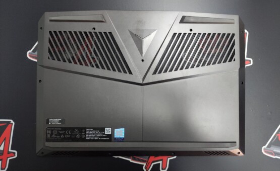 Нижня частина (дно) ноутбука Lenovo Legion Y545