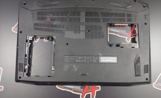 Нижня частина (дно) ноутбука Acer Nitro 5/Predator Helios 300