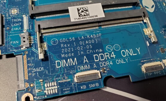 Материнская плата Alienware M15