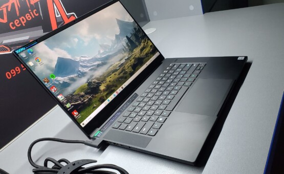 купить ноутбук б/у Razer Blade 15