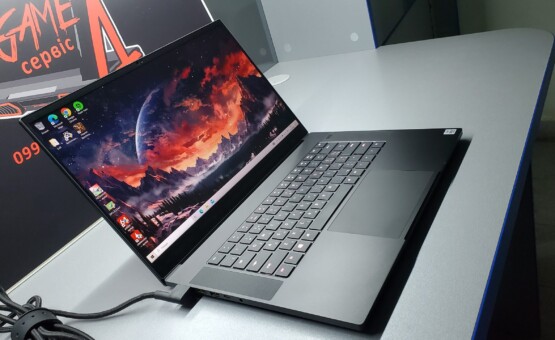 купить ноутбук б/у Razer Blade 15