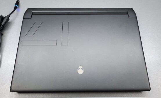 купить ноутбук б/у Dell Alienware m17 R5