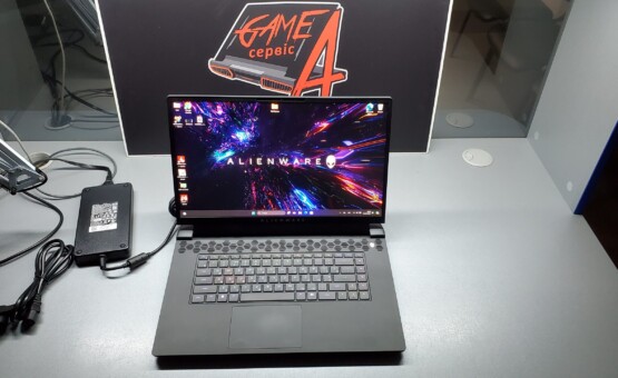купить ноутбук б/у Dell Alienware m17