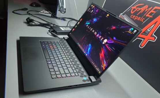 купить ноутбук б/у Dell Alienware m17 R5