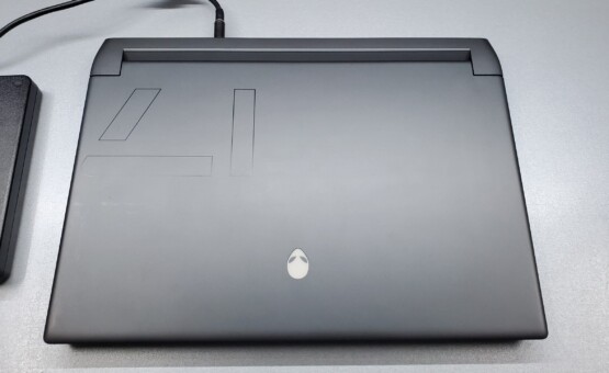 купить ноутбук б/у Dell Alienware m17 R5