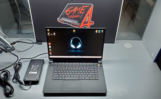 купить ноутбук б/у Dell Alienware m17