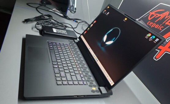 купить ноутбук б/у Dell Alienware m17 R5