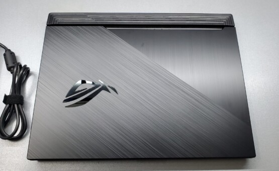 купить ноутбук б/у ASUS ROG Strix G512LW