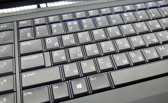 купить ноутбук б/у Dell Alienware 17 R4