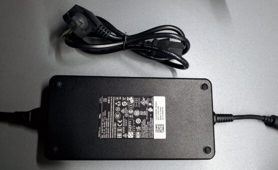 купить ноутбук б/у Dell Alienware 17 R4