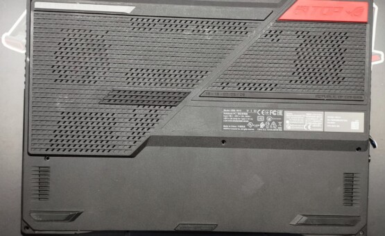 Нижня частина (дно) ноутбука Asus ROG Strix G15 G513 Series