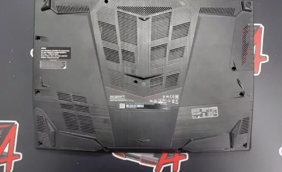 Нижняя часть (дно) ноутбука MSI GF65 Series
