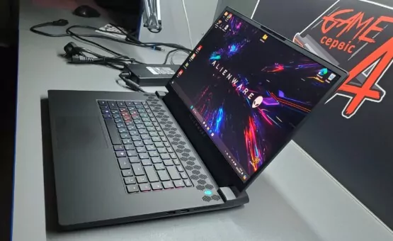 купити ноутбук б/в Alienware m17 R5